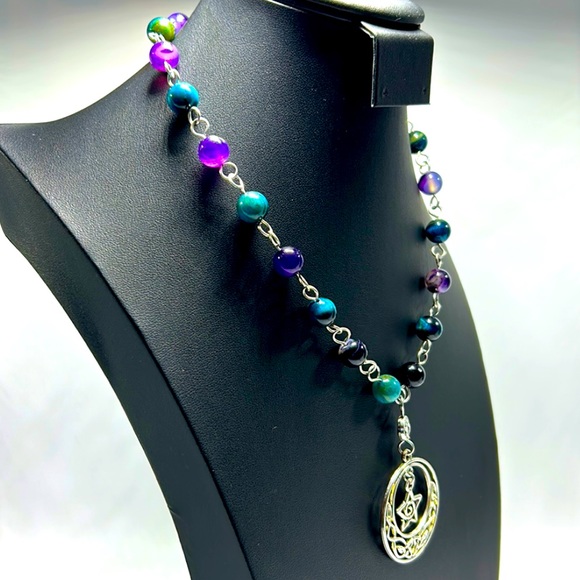 Handmade Celtic Star Pendant Necklace with Natural Tiger Eye Stones! - Picture 5 of 9